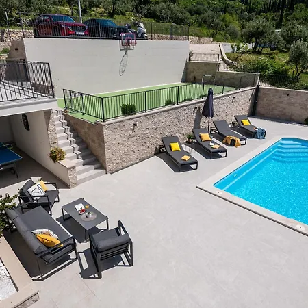 Casa De Flores Villa