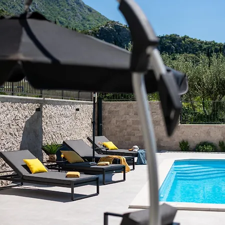 Casa De Flores Villa *