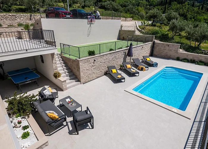 Casa De Flores Villa