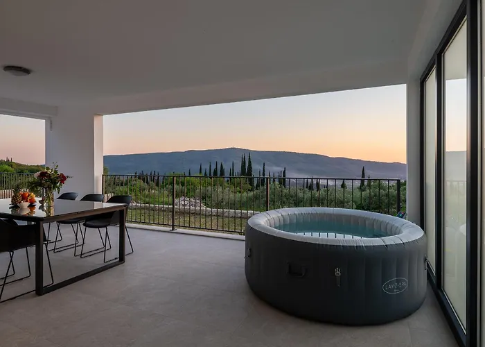 Casa De Flores Villa